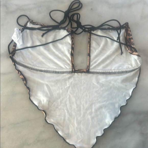 Leopard Print Halter Crop Top - Picture 3 of 5